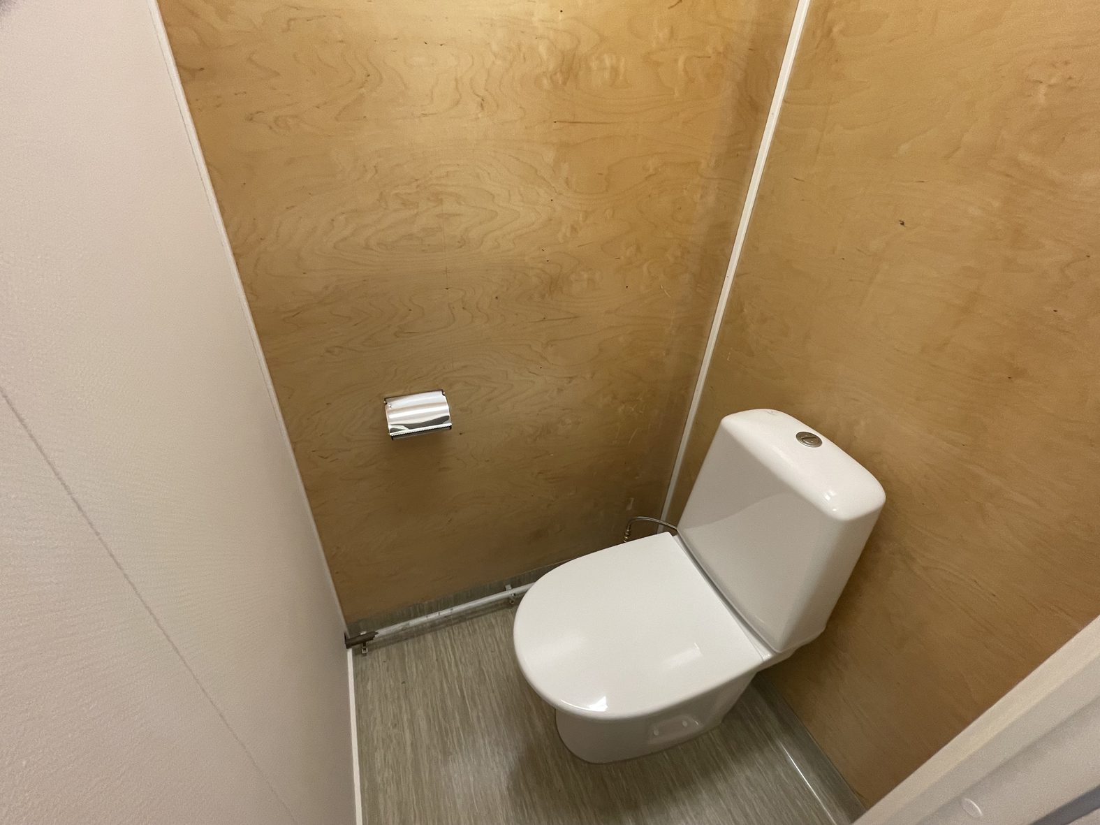 Beg. omklädningsbod med toalett. - Bild 6