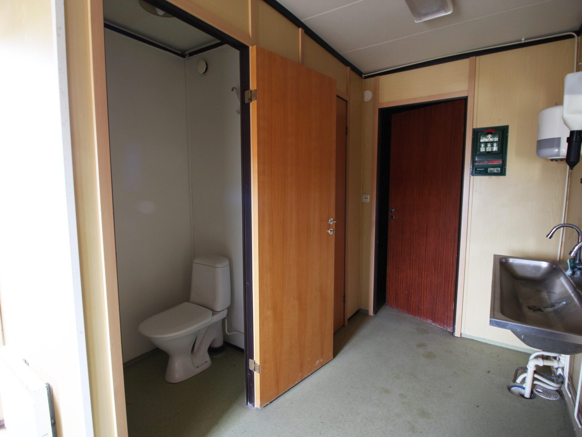 beg. toalettbod med Wc och dusch - Bild 3