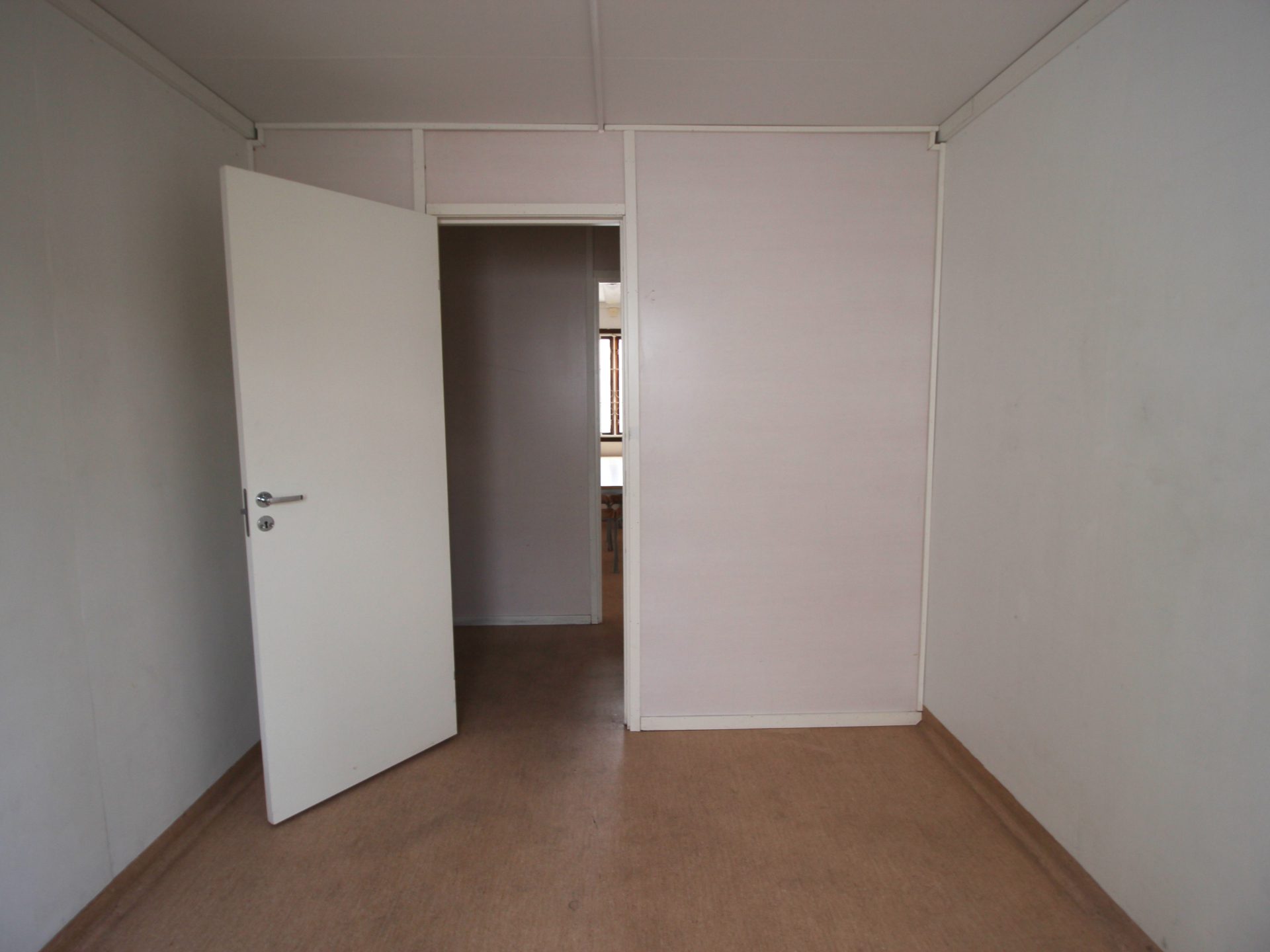 Beg. kontorsbod / arbetsbod med 2 rum - Bild 3