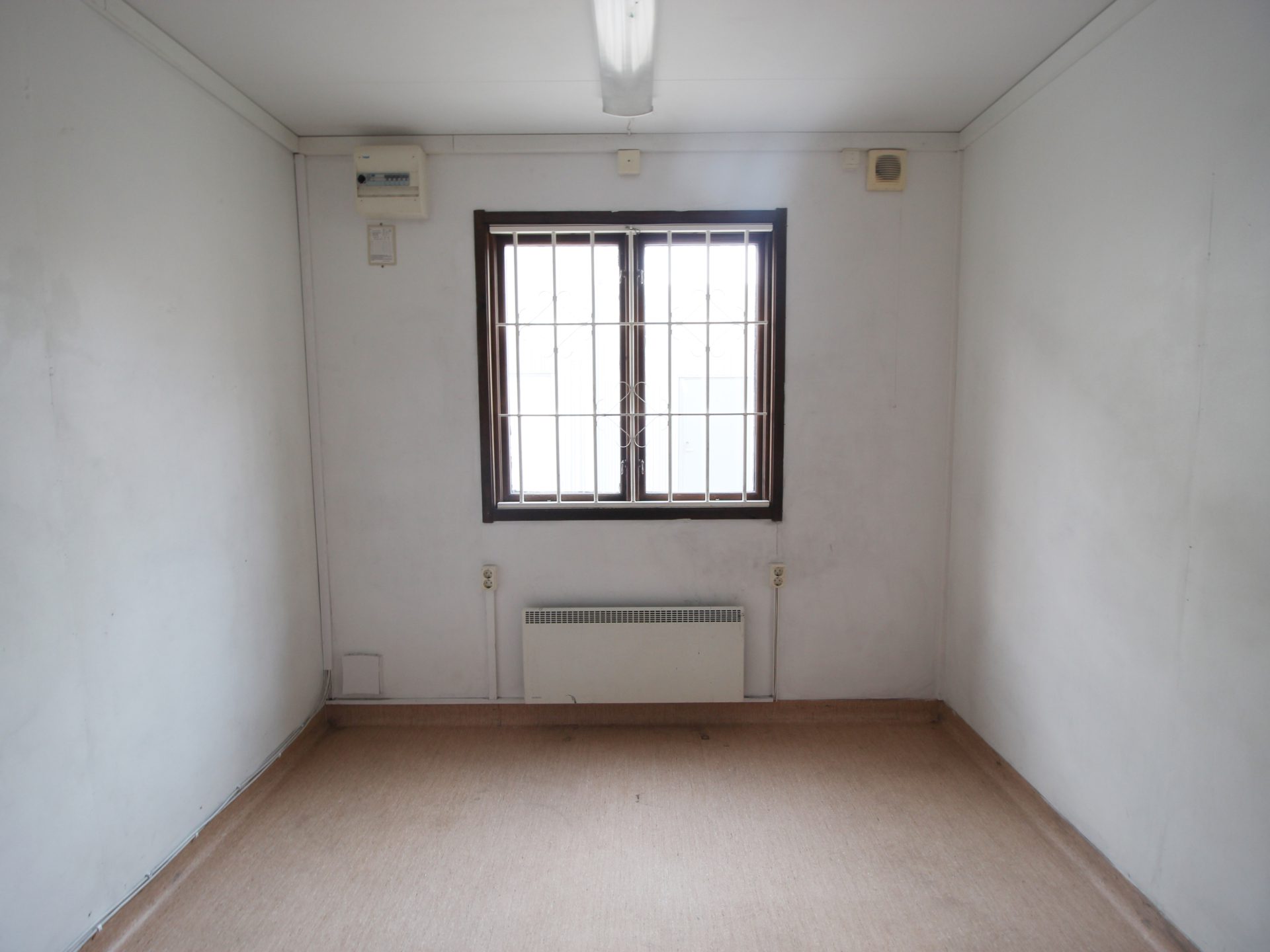 Beg. kontorsbod / arbetsbod med 2 rum - Bild 4