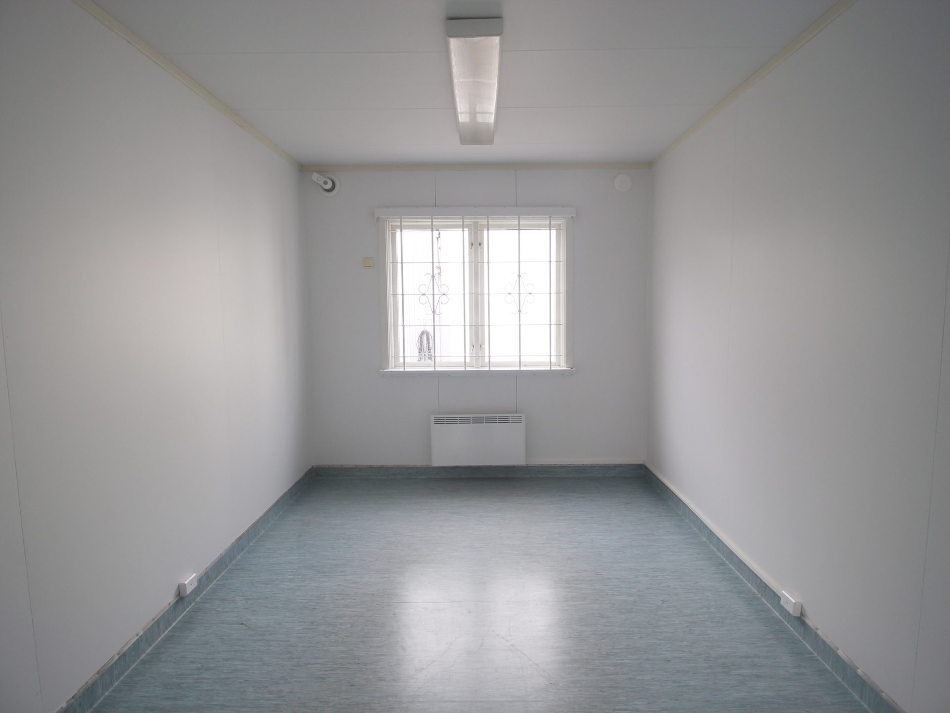 Beg. kontorsbod med öppen planlösning - Bild 3