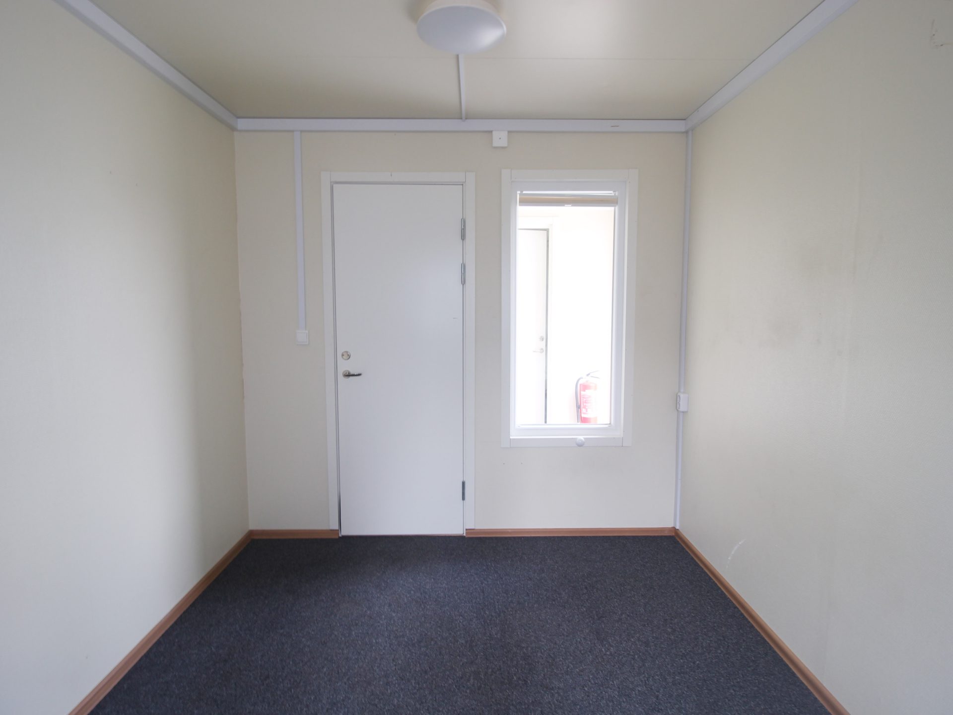 Beg. kontorsbod / arbetsbod med 2 rum - Bild 4