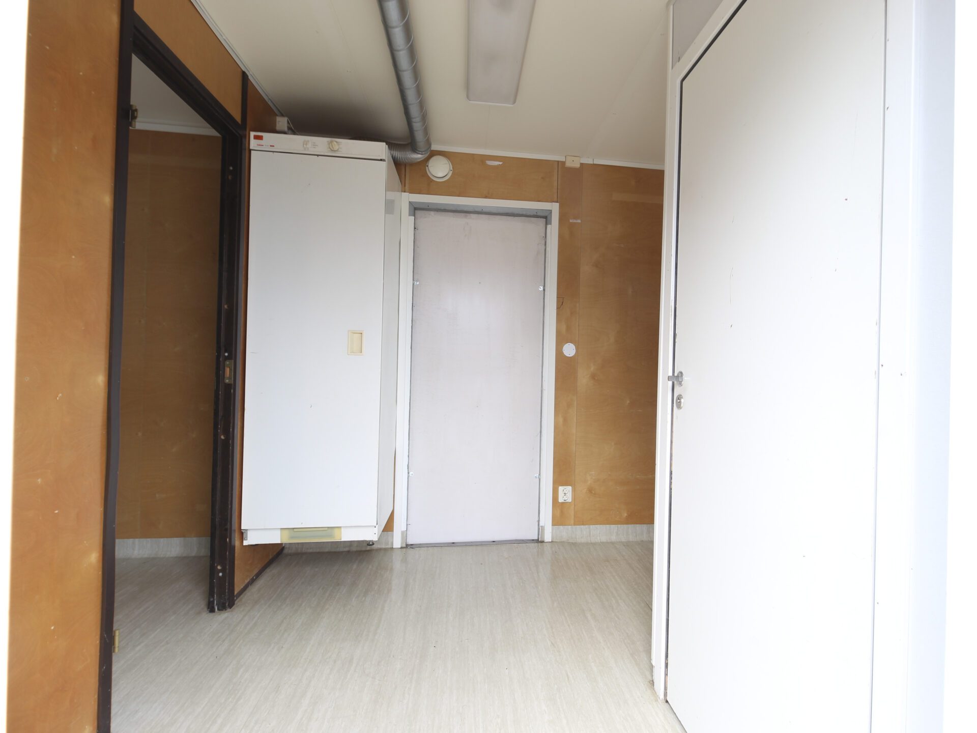 beg. kontorsbod med 2 WC och dusch - Bild 5