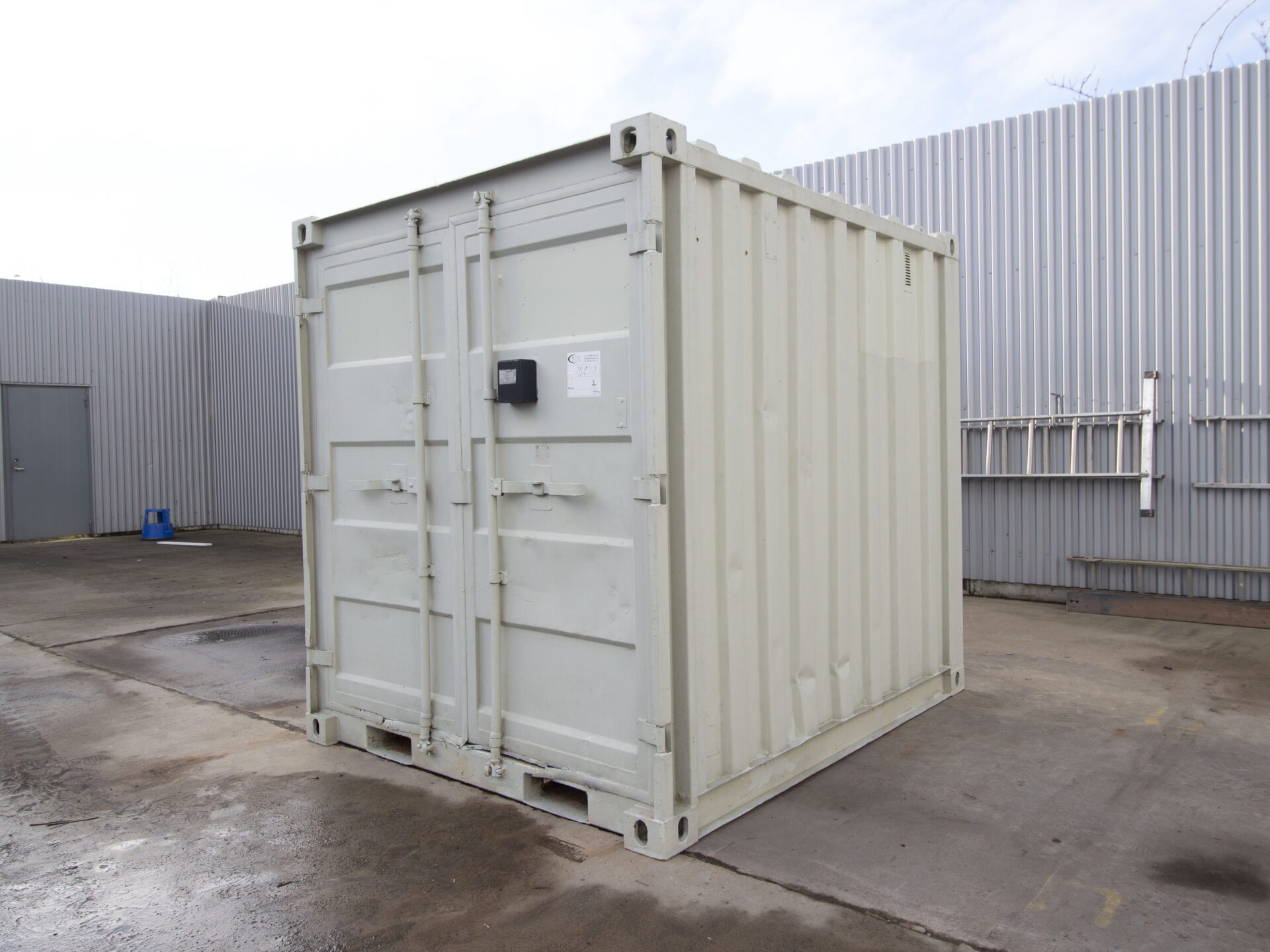 Beg. Förrådscontainer 8 fot