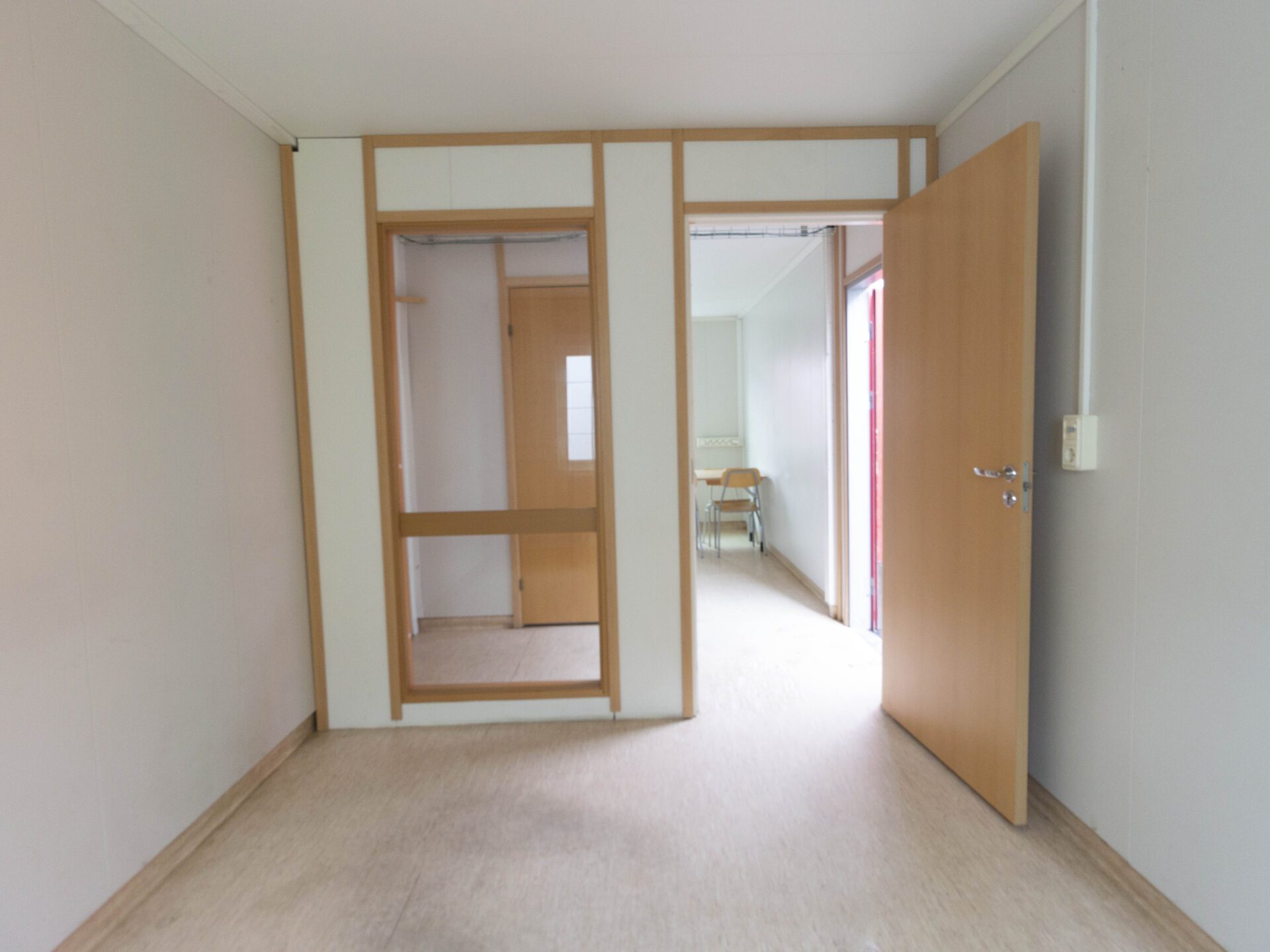 Beg. kontorsbod med wc och pentry - Bild 4