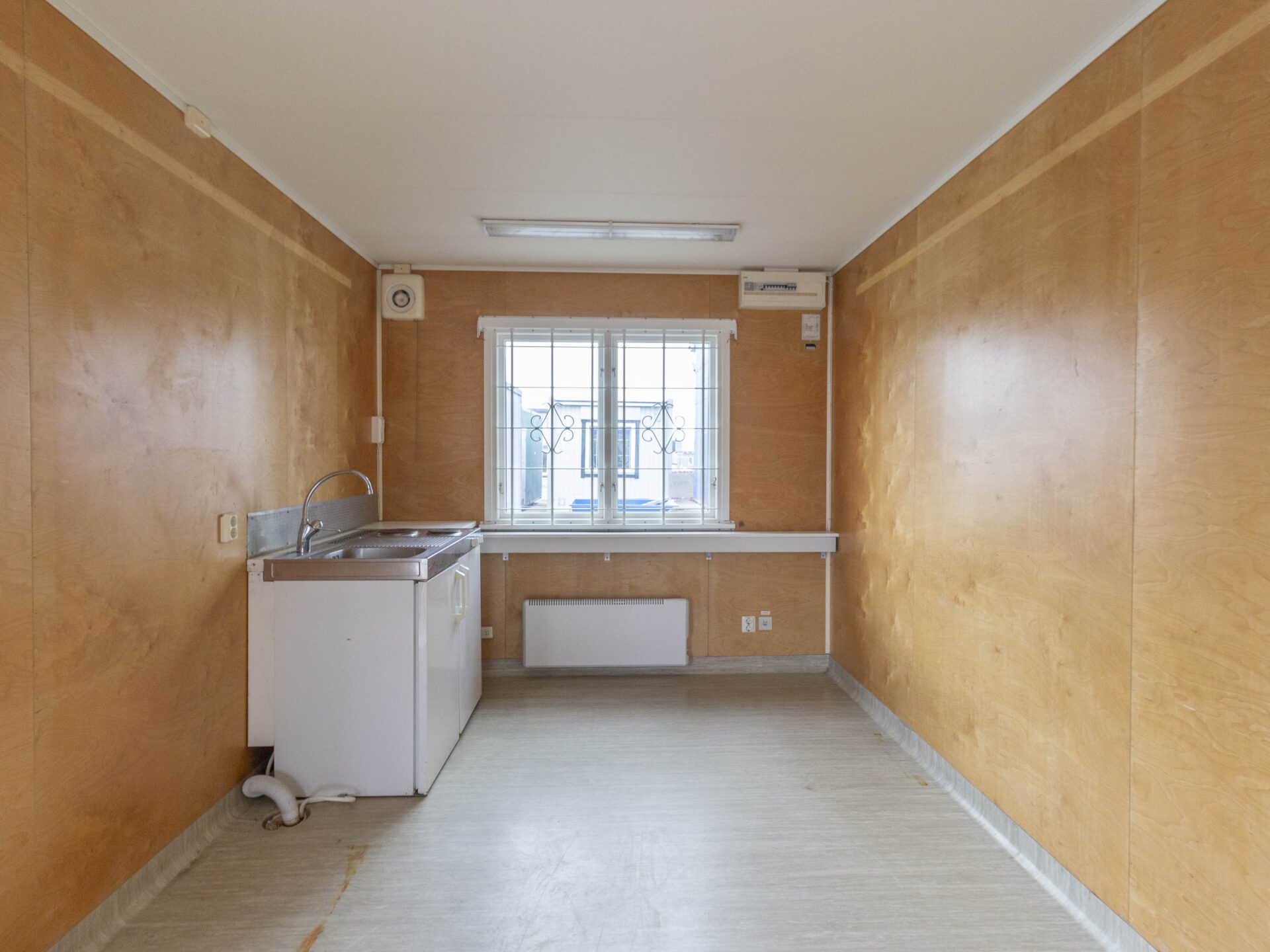 beg. Kontorsbod med öppen planlösning och Pentry - Bild 3