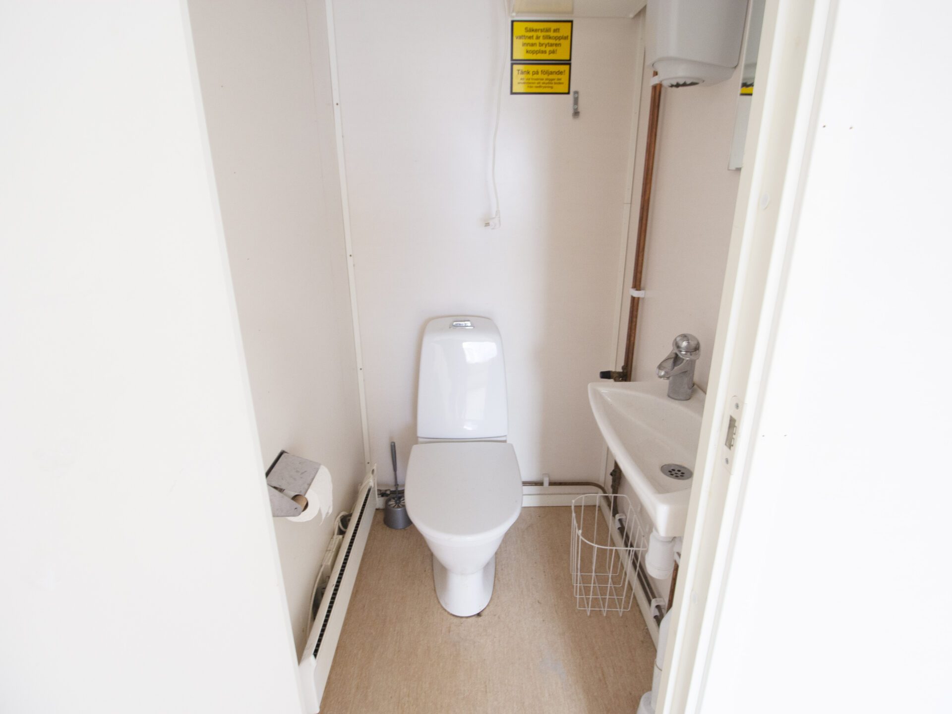 Beg. kontorsbod med pentry och WC - Bild 4