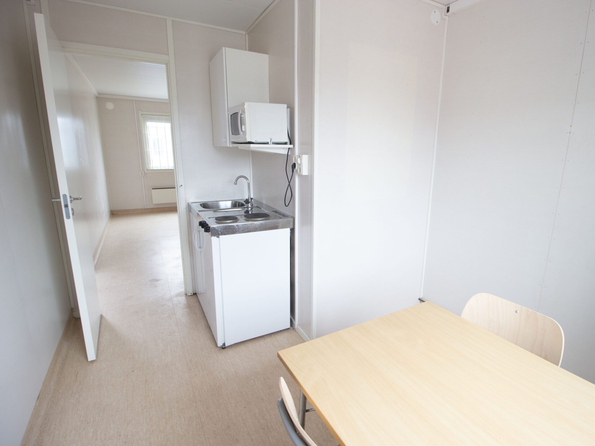 Beg. kontorsbod med pentry och WC - Bild 6