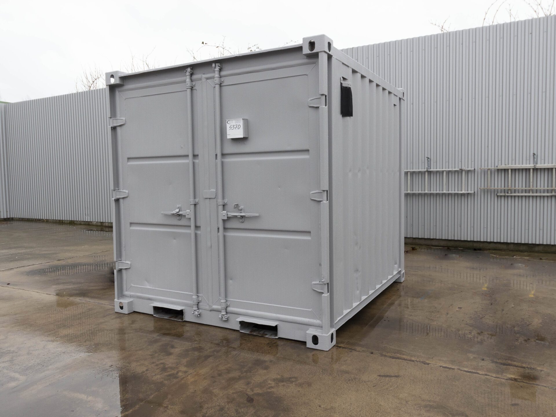 Beg. Isolerad förrådscontainer 8 fot
