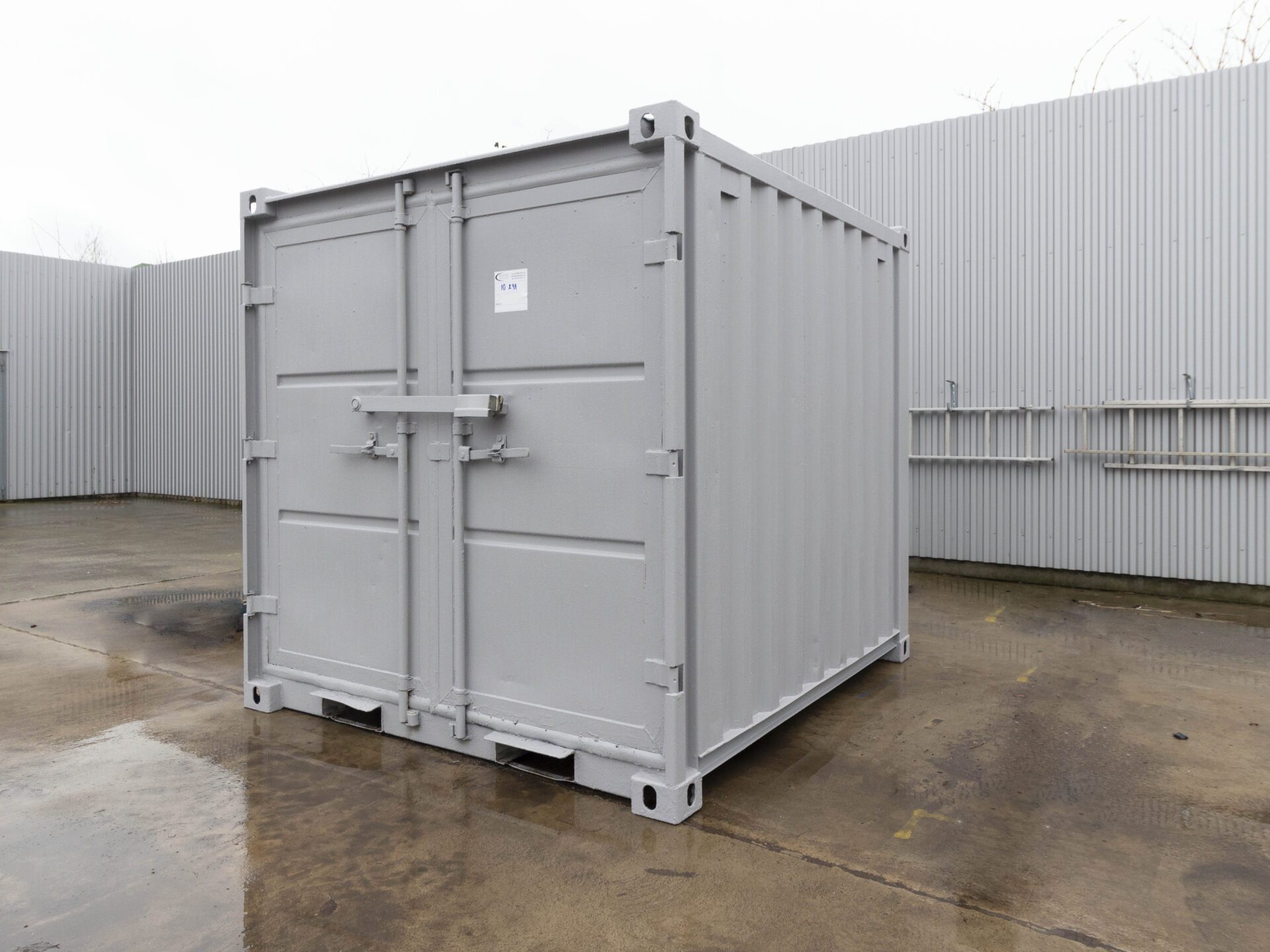 Beg. Förrådscontainer 8 fot med elcentral