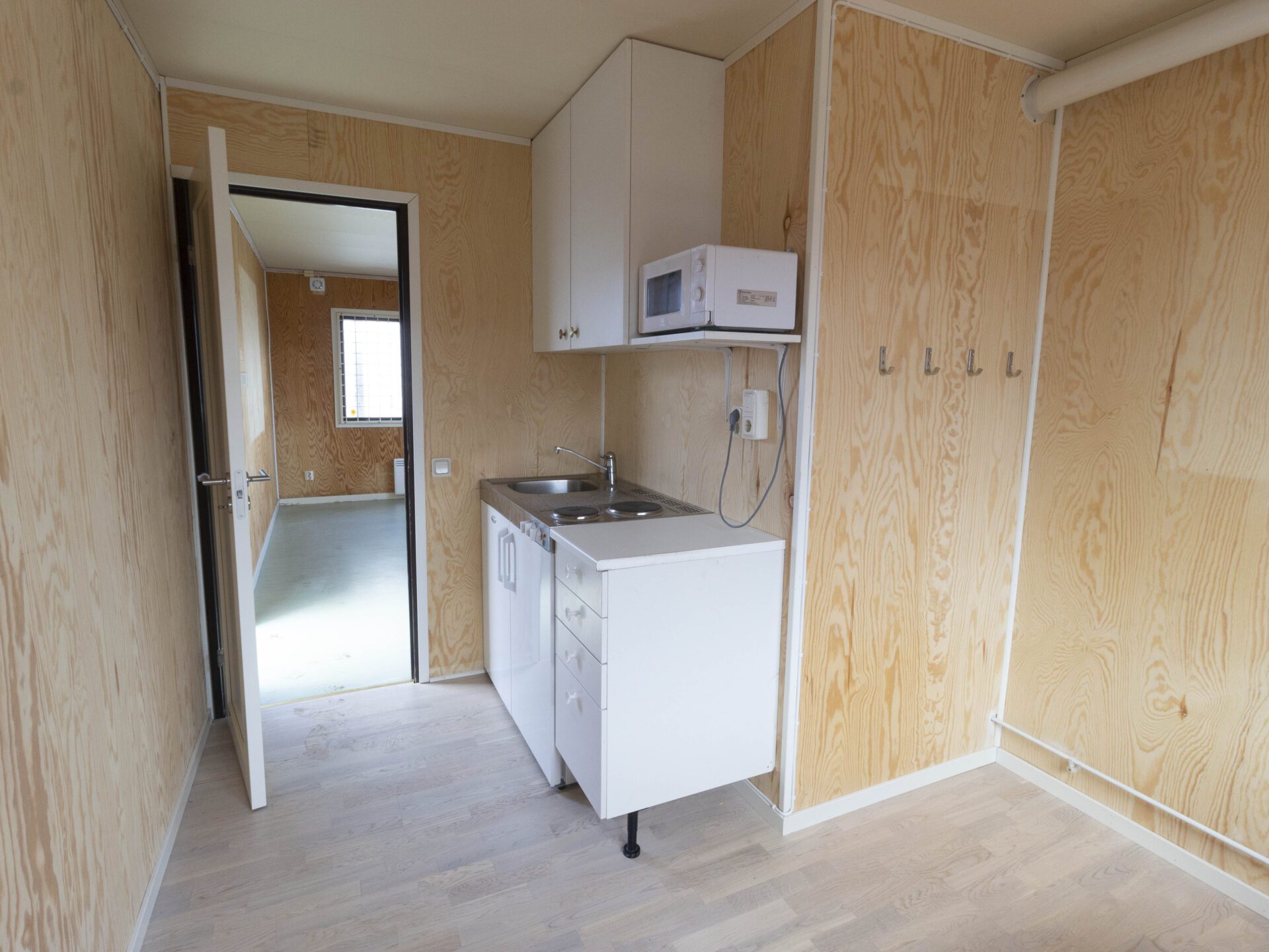beg. Kontorsbod med wc och pentry - Bild 8