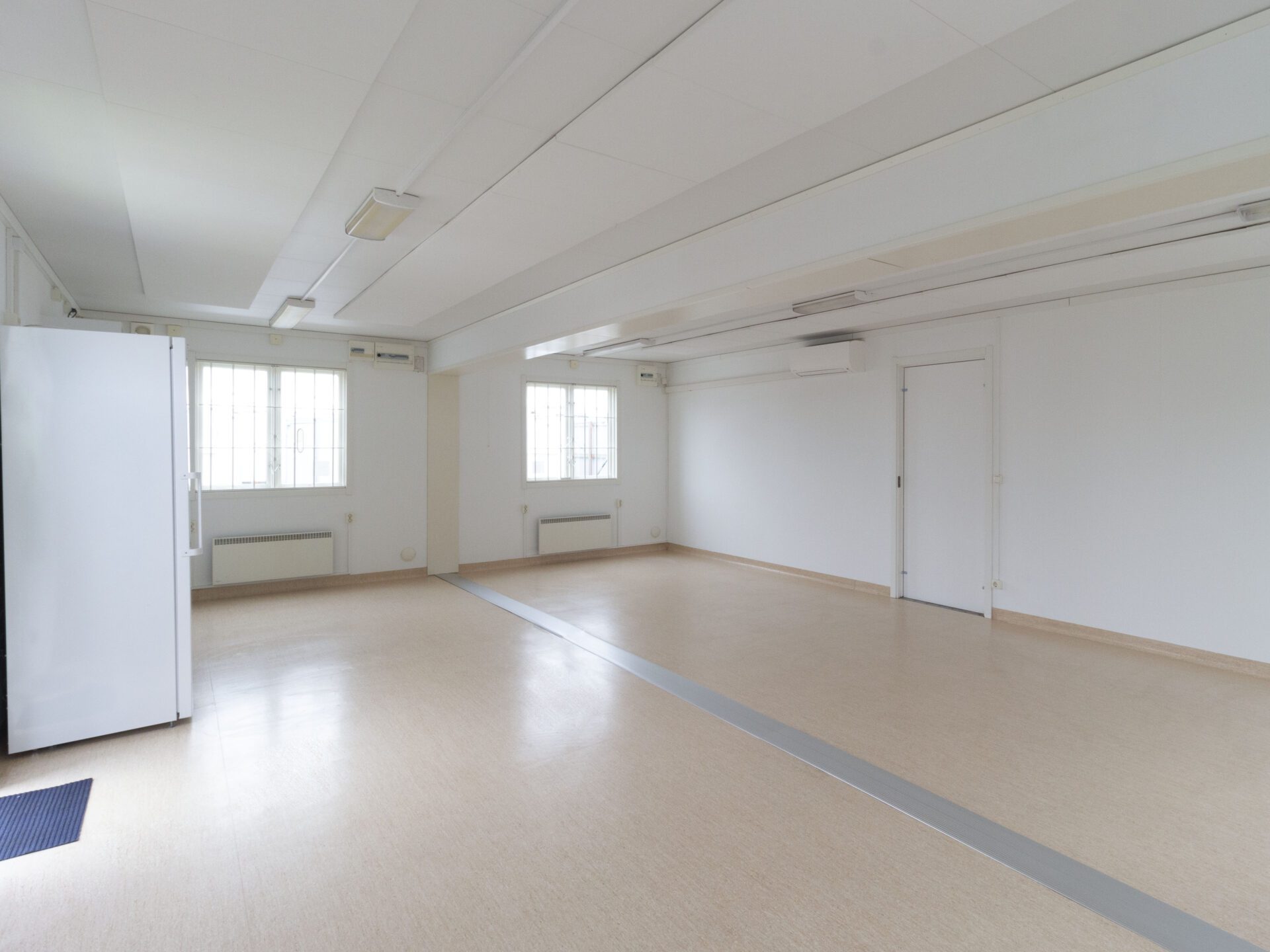 Beg. öppen sal med kök på 48m² - Bild 6