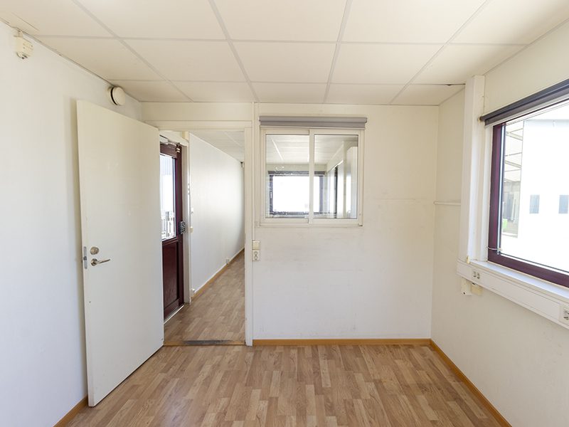 Beg. Kontorsbod med biljettlucka - Bild 12