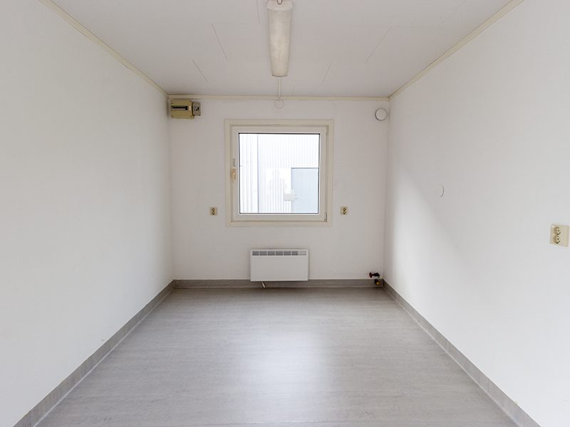 Beg. Kontorsmodul av stål med öppen planlösning - Bild 5