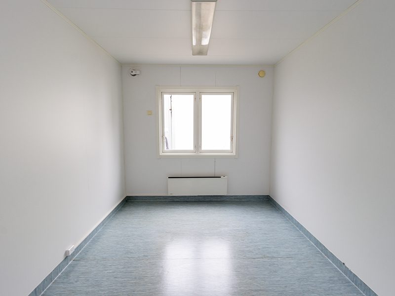 Beg. kontorsbod med öppen planlösning - Bild 6