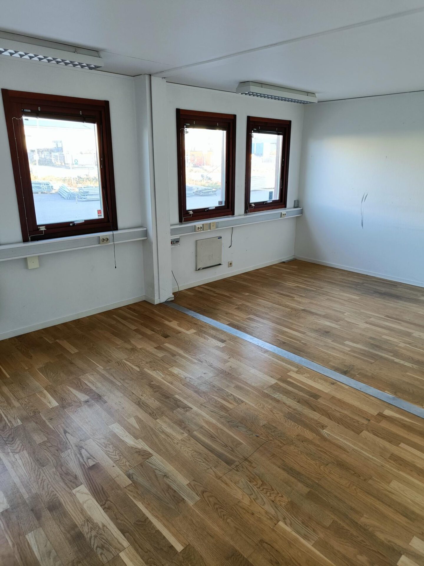 Beg. Kontorsmoduler 12st i 2 plan - Bild 6