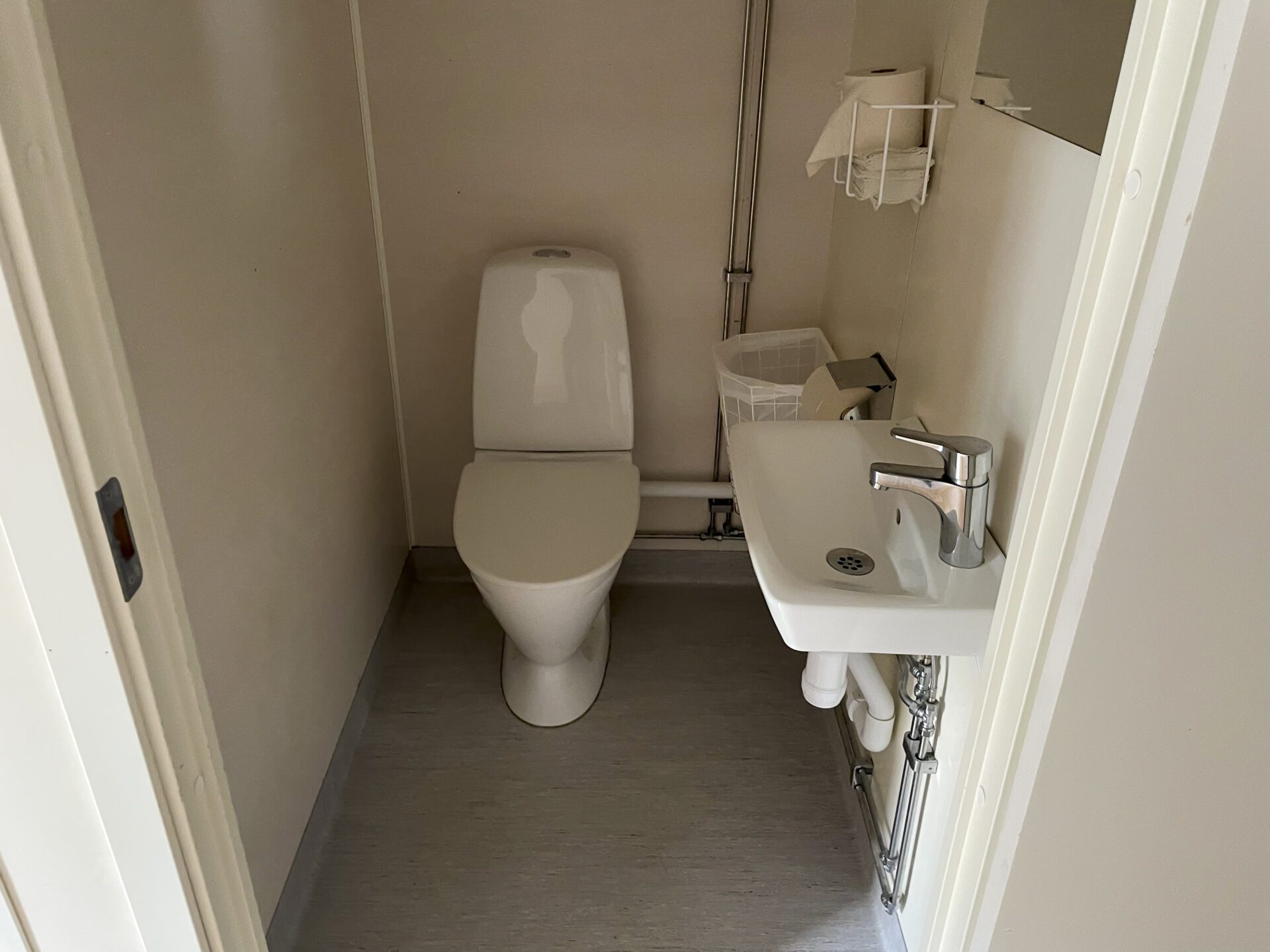 Beg. Entrébod med 3st WC - Bild 9