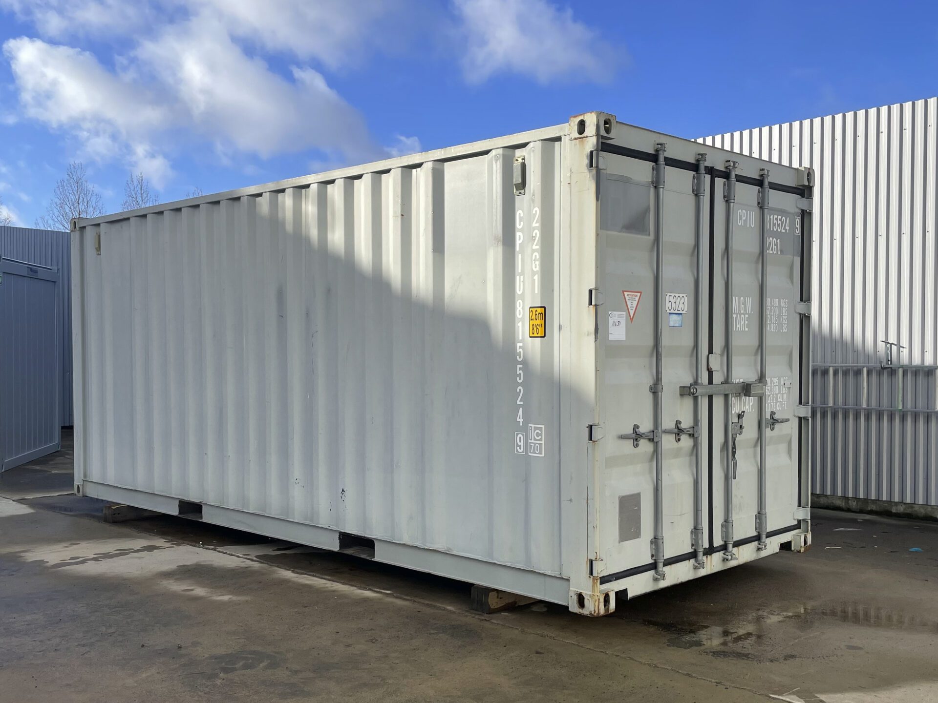 Beg. 20 fots Container