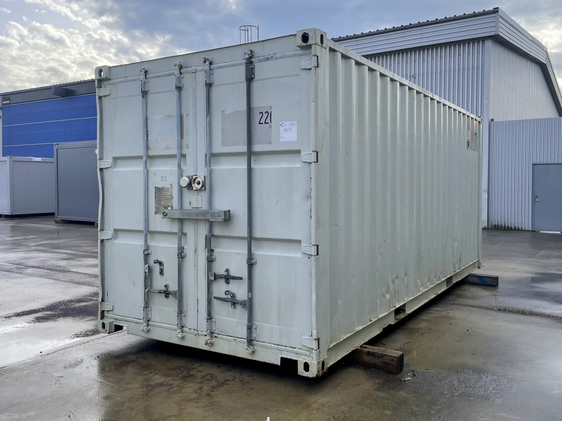 Beg. Isolerad 20 fots Container med El - Bild 2