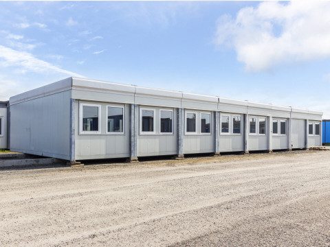 Modulbyggnad med kontor, kök och toaletter