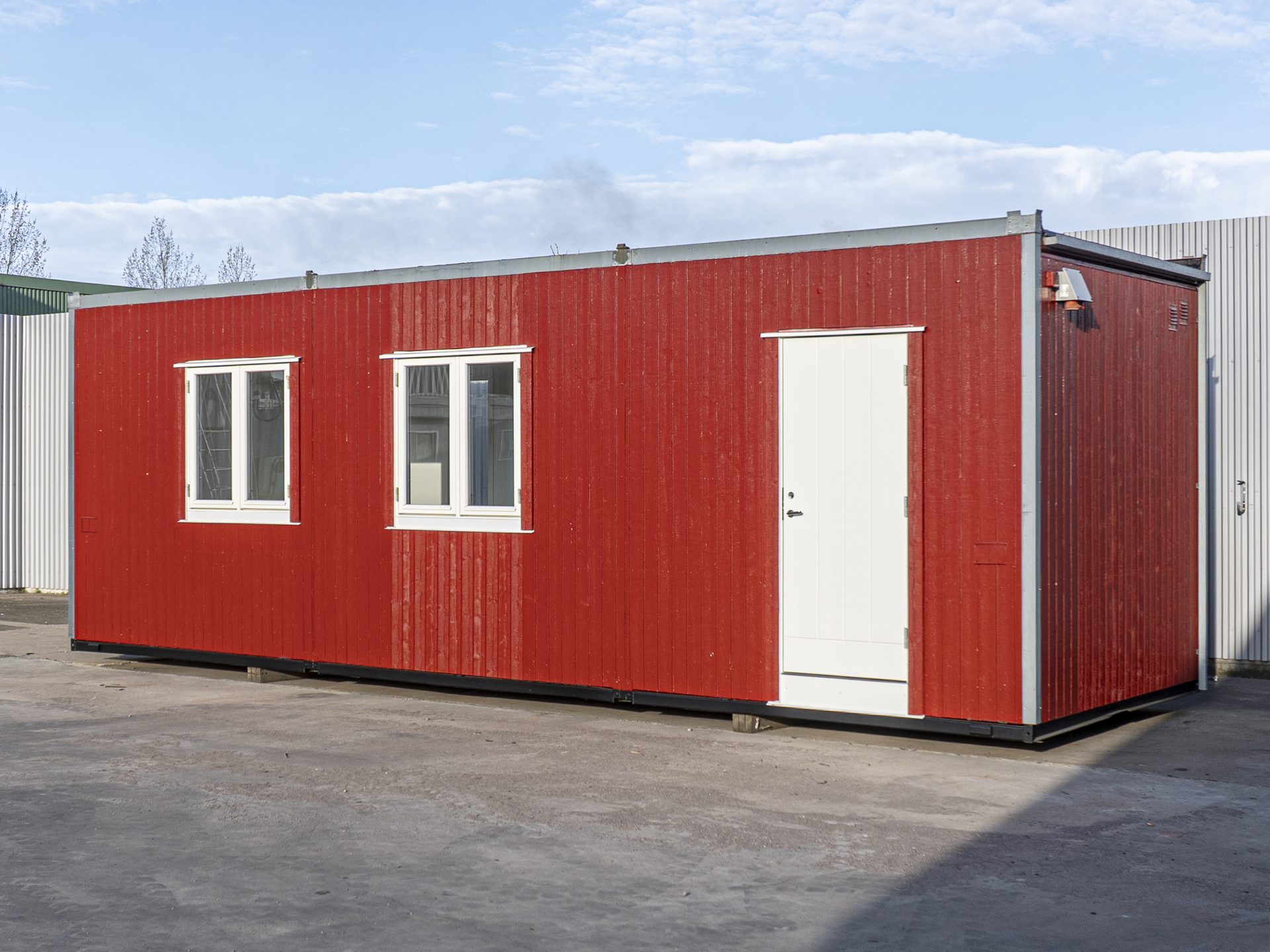 Fabriksrenoverad bod med extra fönster