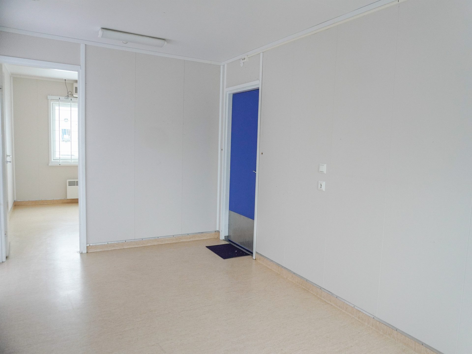 Kontorsbod med en innervägg - Bild 3