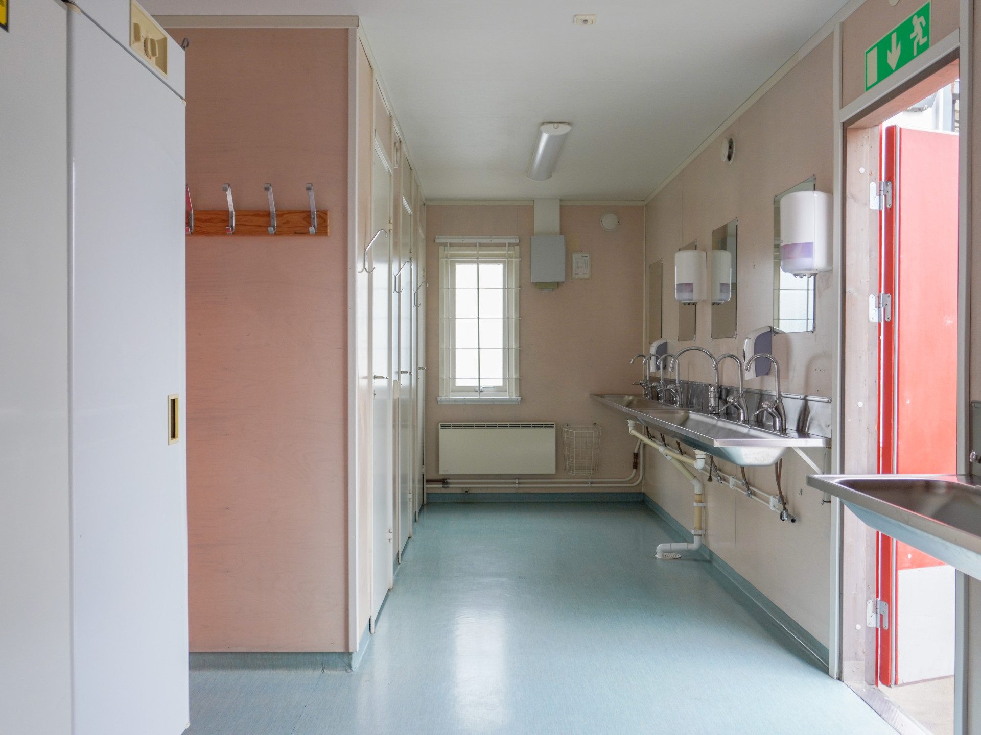 Sanitetsbod med WC & dusch - Bild 2