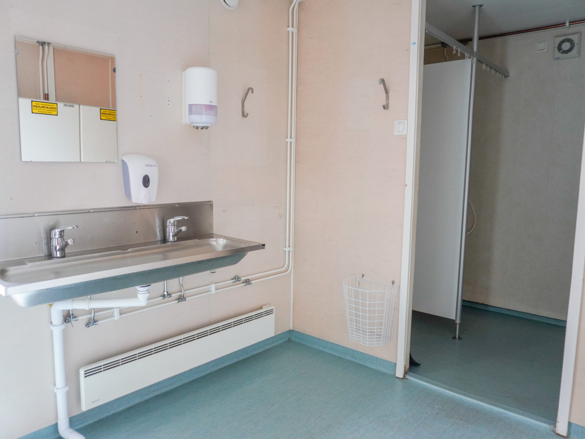 Sanitetsbod med WC & dusch - Bild 9