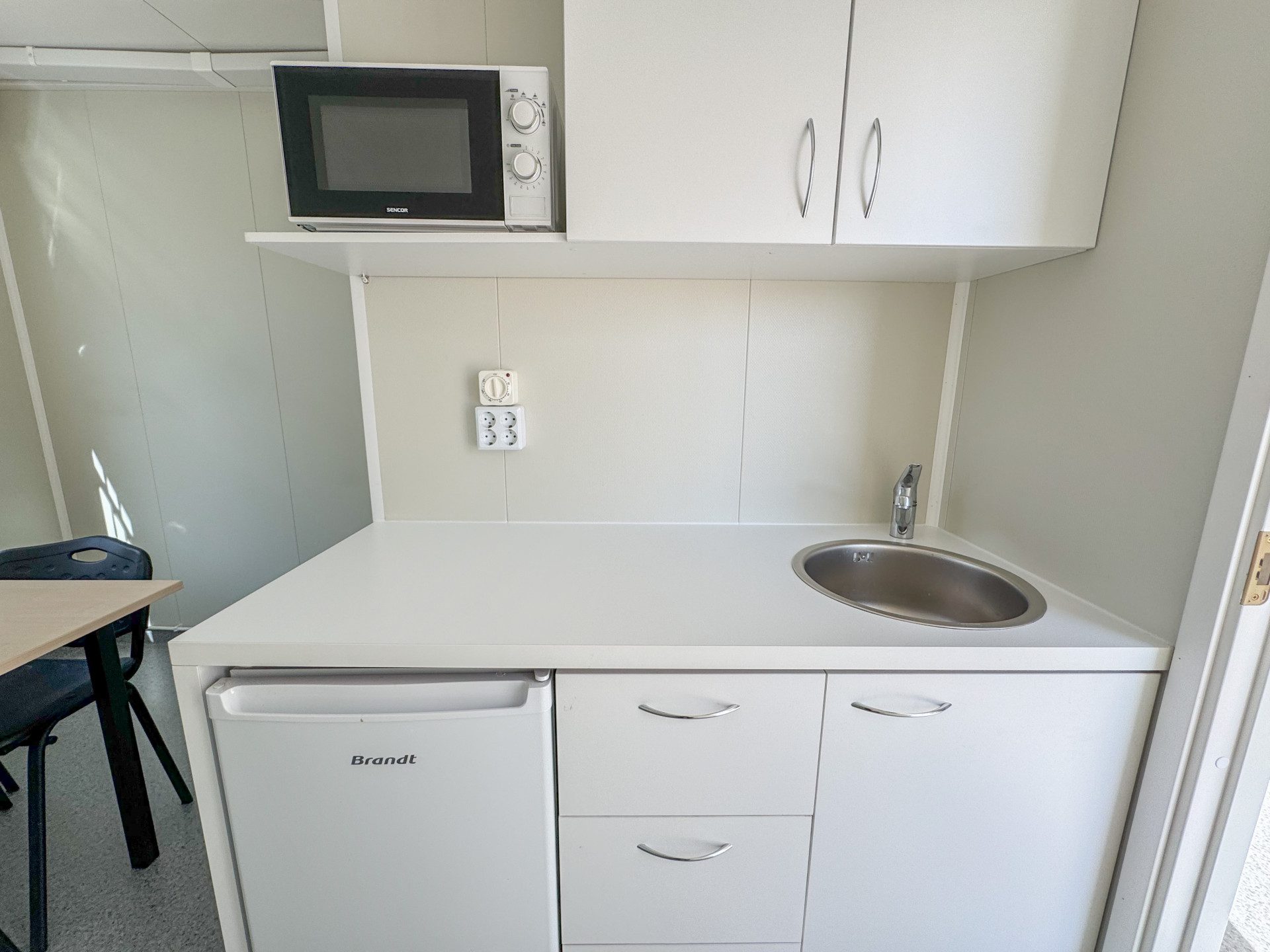 Kontorsbod med WC och pentry - Bild 10