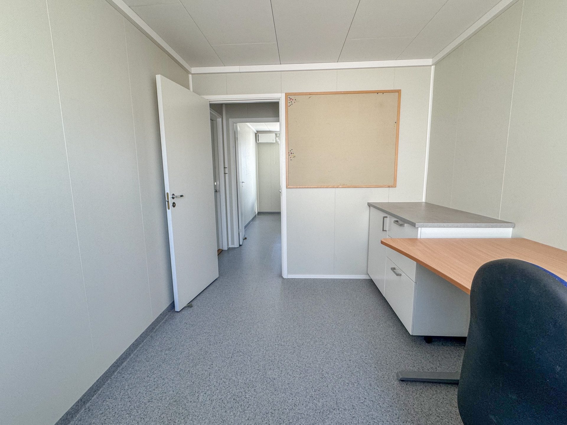 Kontorsbod med WC och pentry - Bild 8