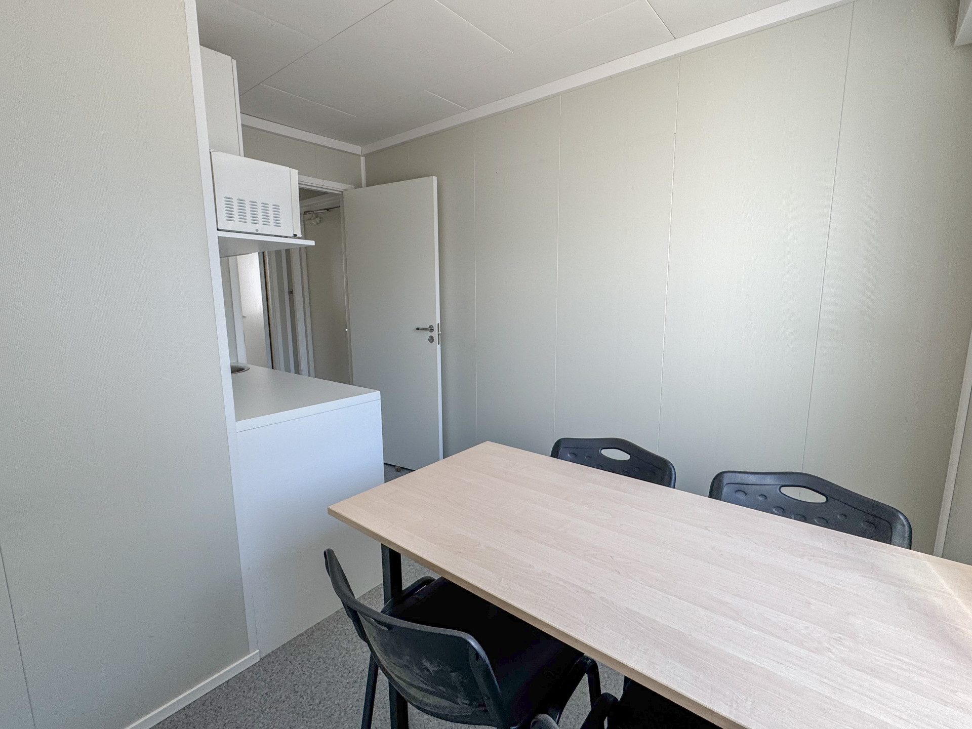 Kontorsbod med WC och pentry - Bild 12