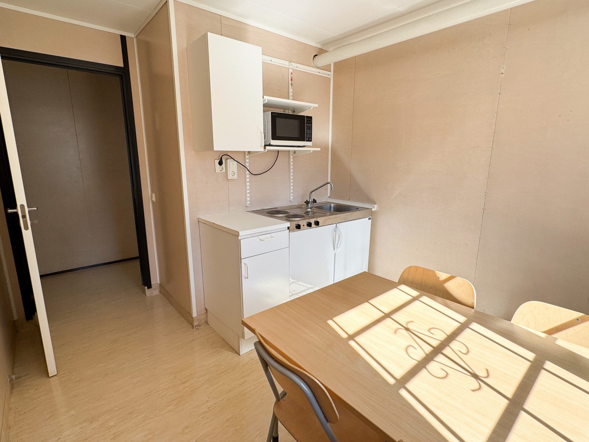 Kontorsbod med WC och pentry - Bild 8