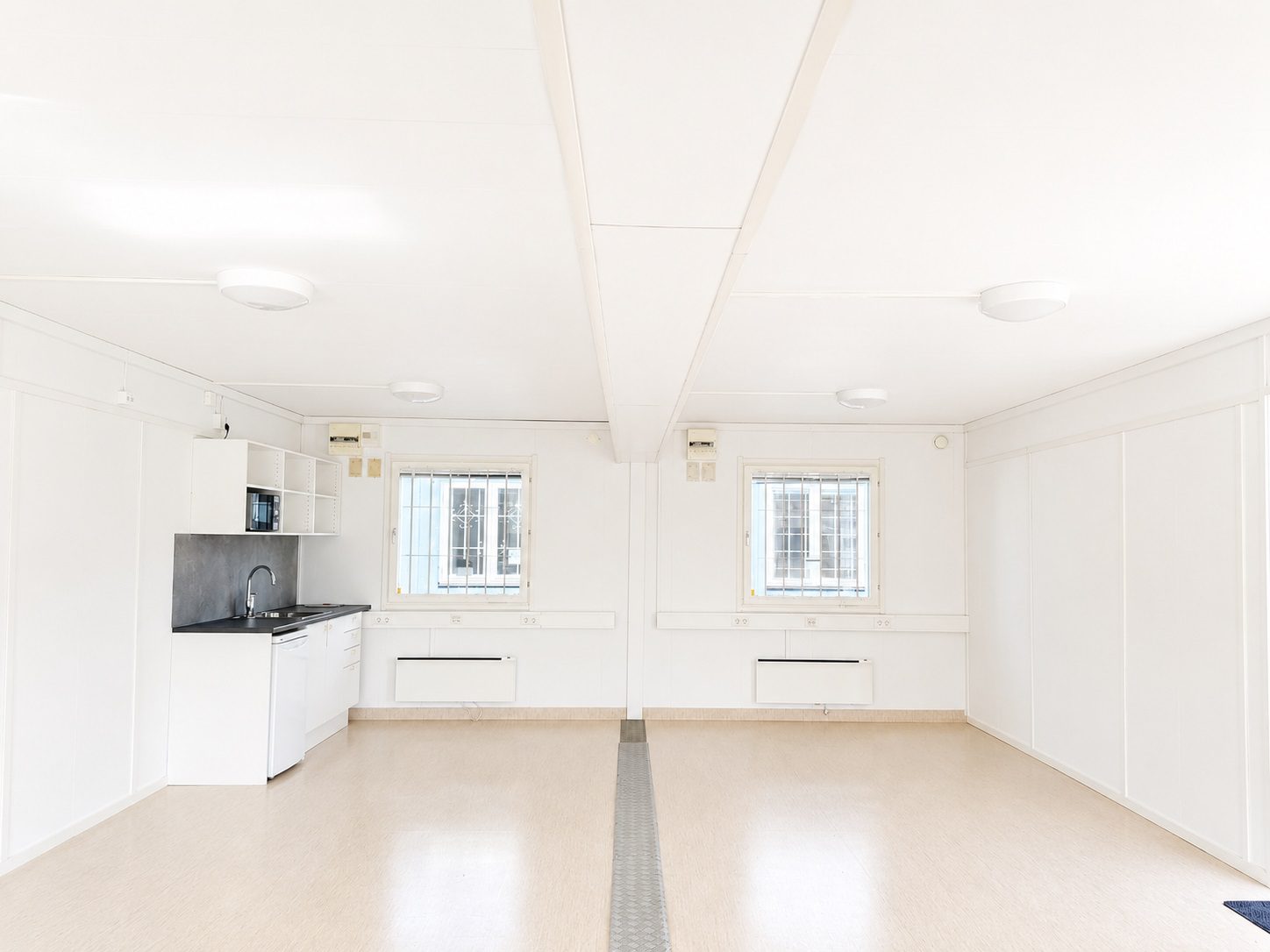 Fabriksrenoverad sal med kök - Bild 6