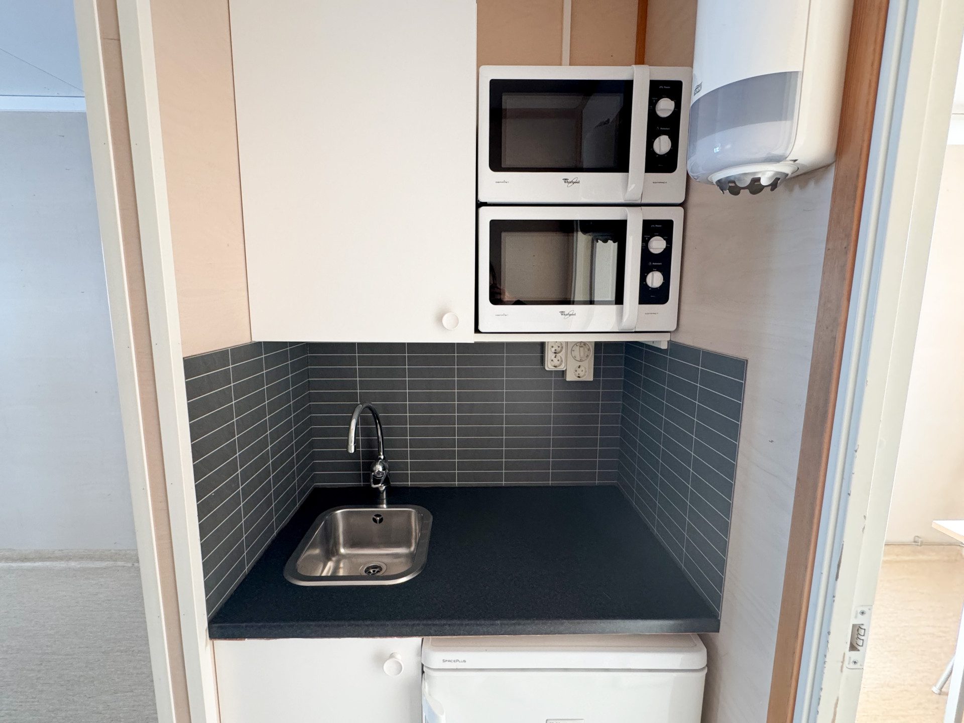 Kontorsbod med WC och pentry - Bild 6
