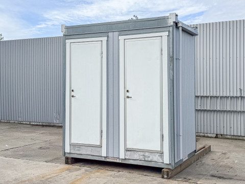 Vattenspolande dubbeltoalett