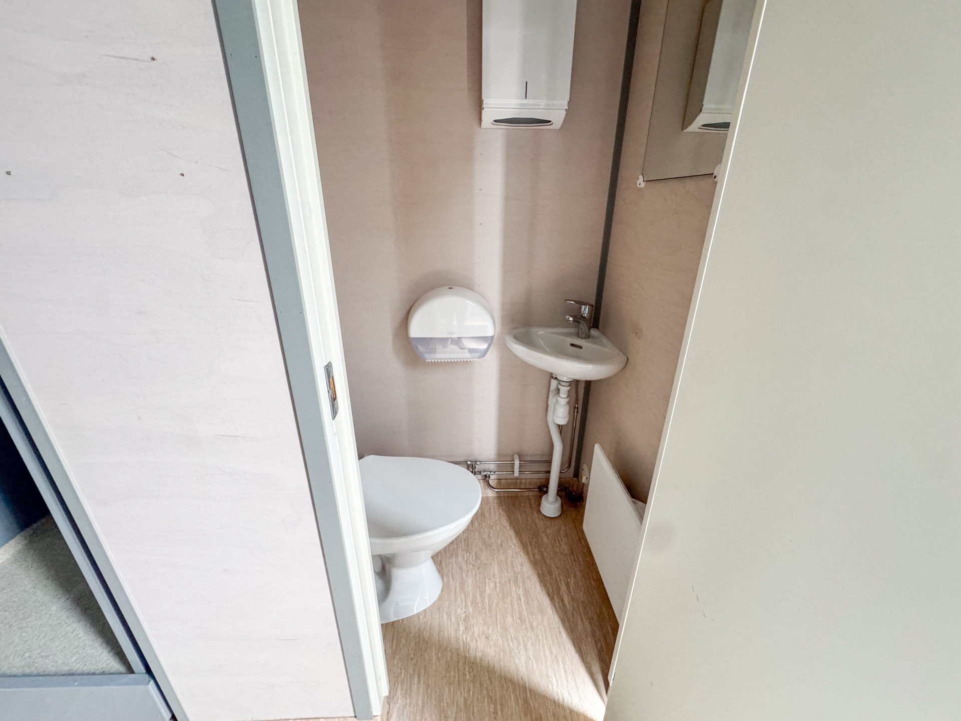 6-mans personalbod med WC och Dusch - Bild 7