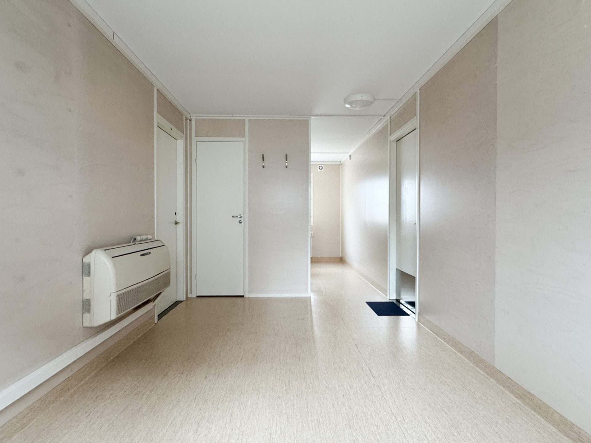 Kontorsbod med WC och pentry - Bild 5