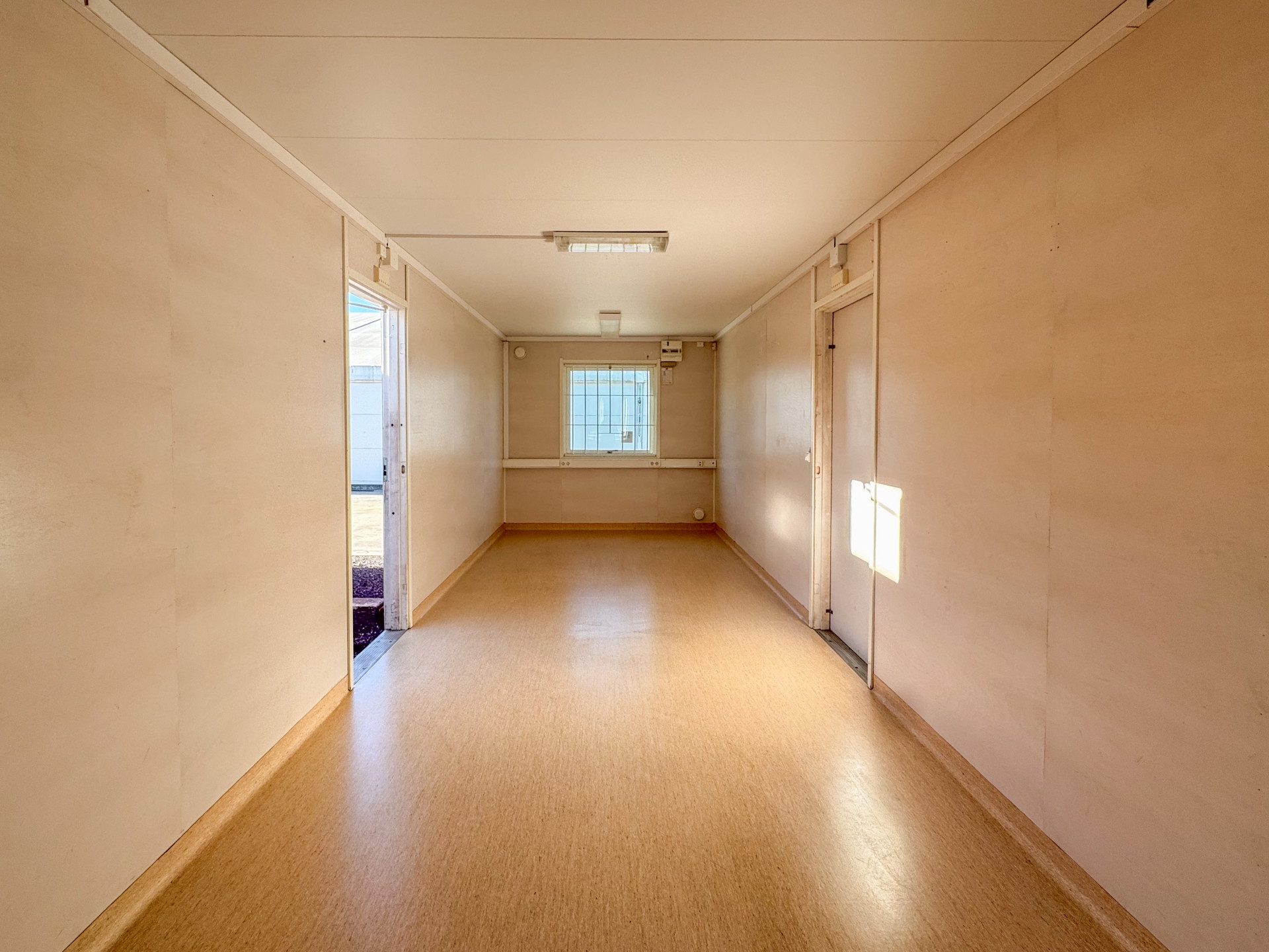 Kontorsbod med öppen planlösning - Bild 4