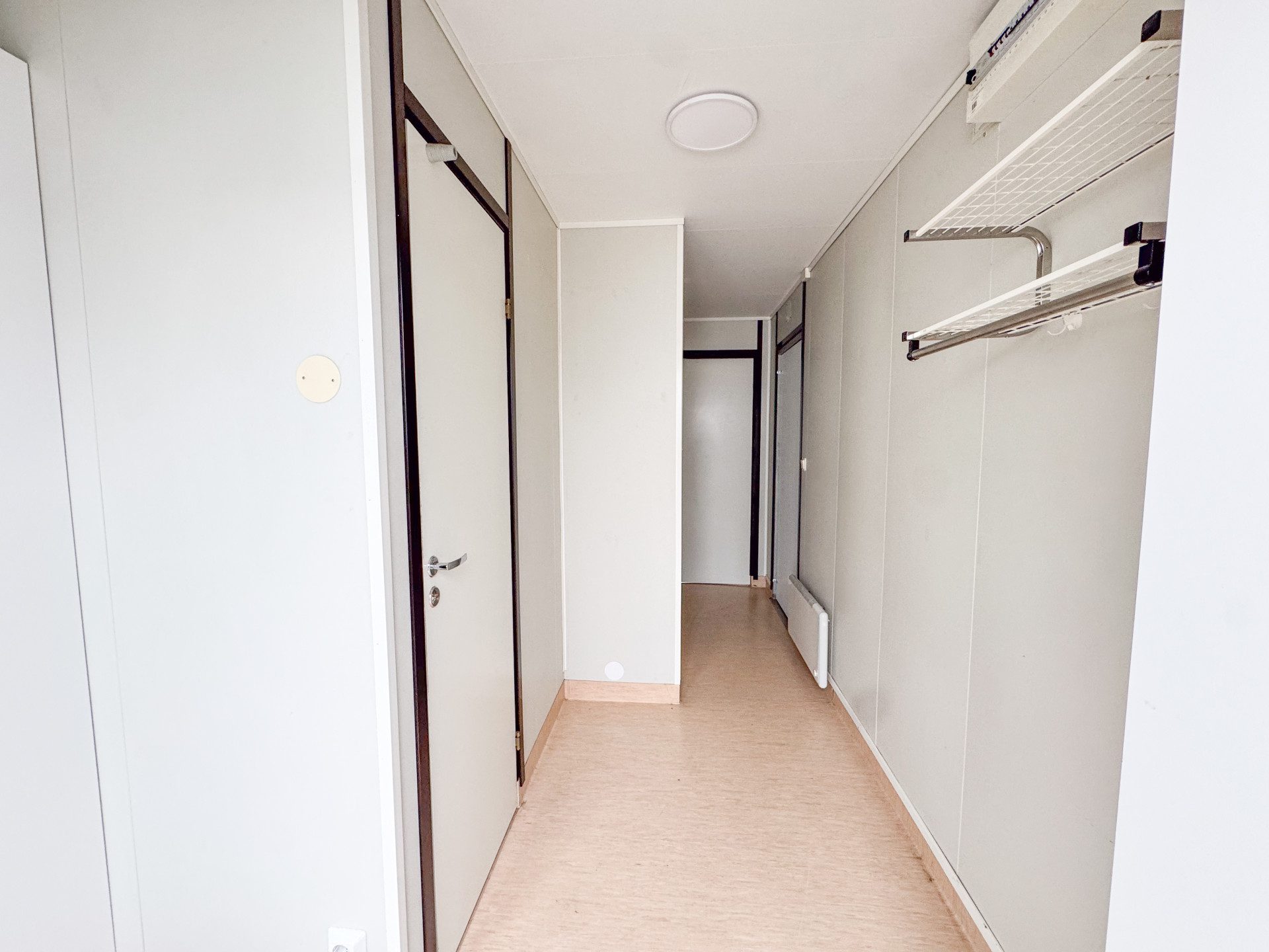 Beg. Bostadsbod med kök och toalett - Bild 6