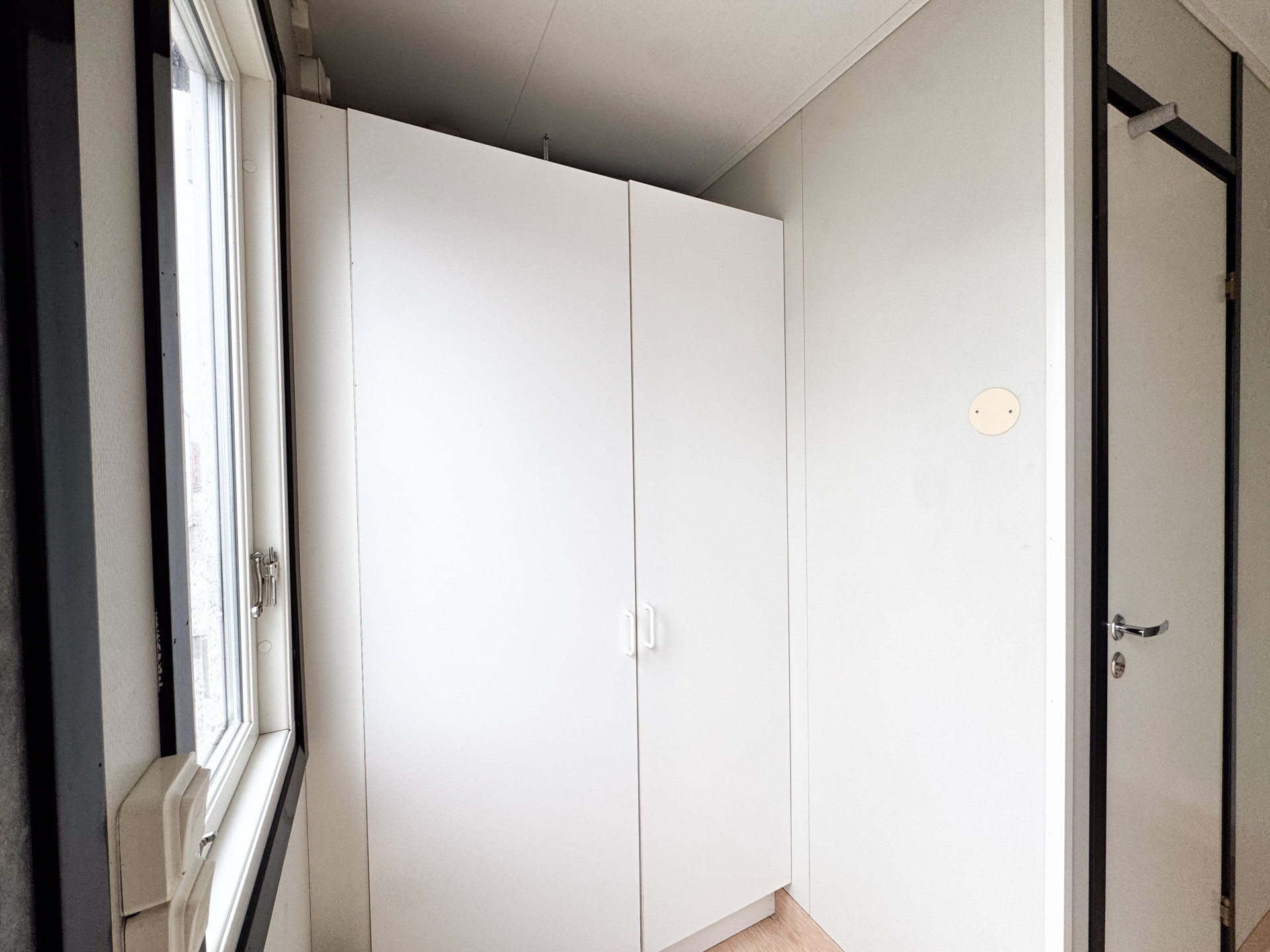 Beg. Bostadsbod med kök och toalett - Bild 7