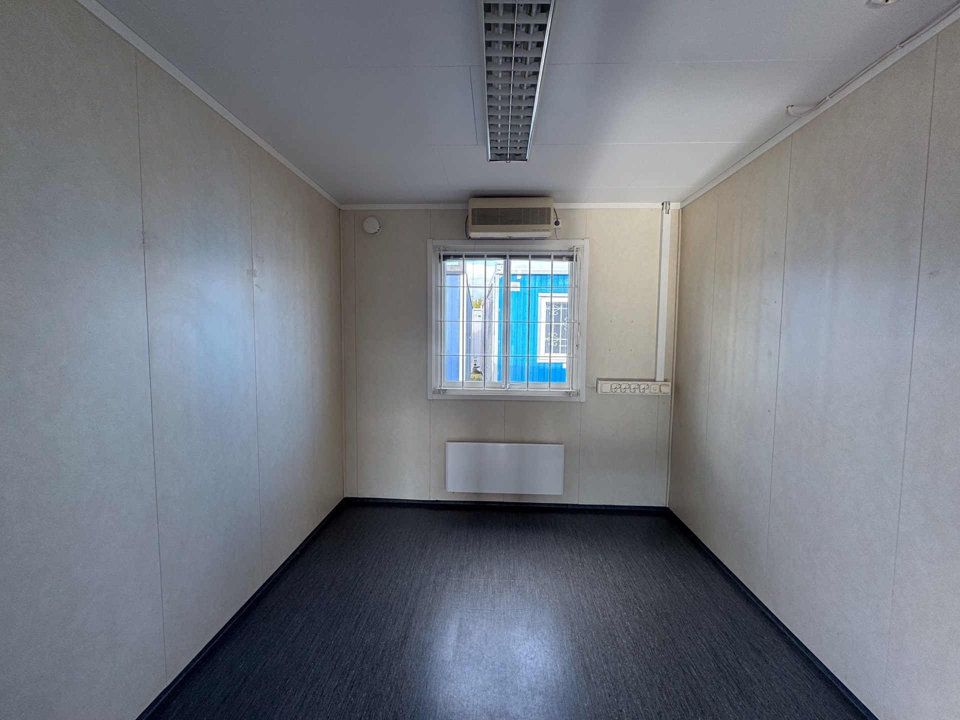 Fabriksrenoverad bodar på 52 m² med kontor, pentry och hygienutrymmen - Bild 6